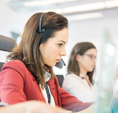 Woman answering phones at a call center